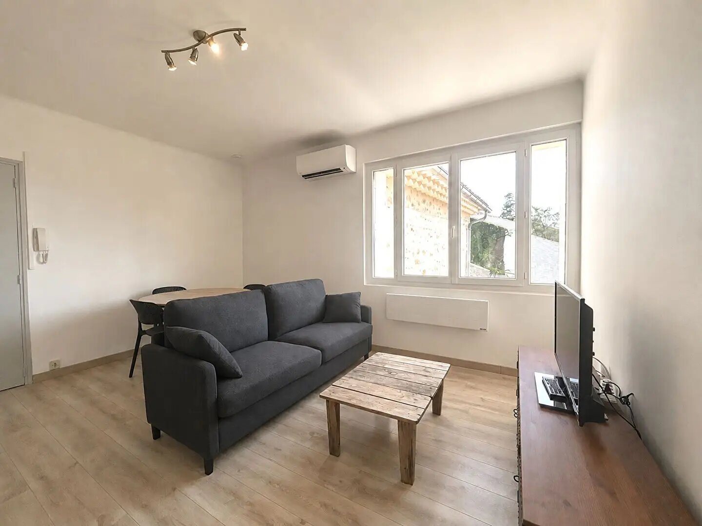 Appartement à louer, 48m², Sainte-Cécile-les-Vignes