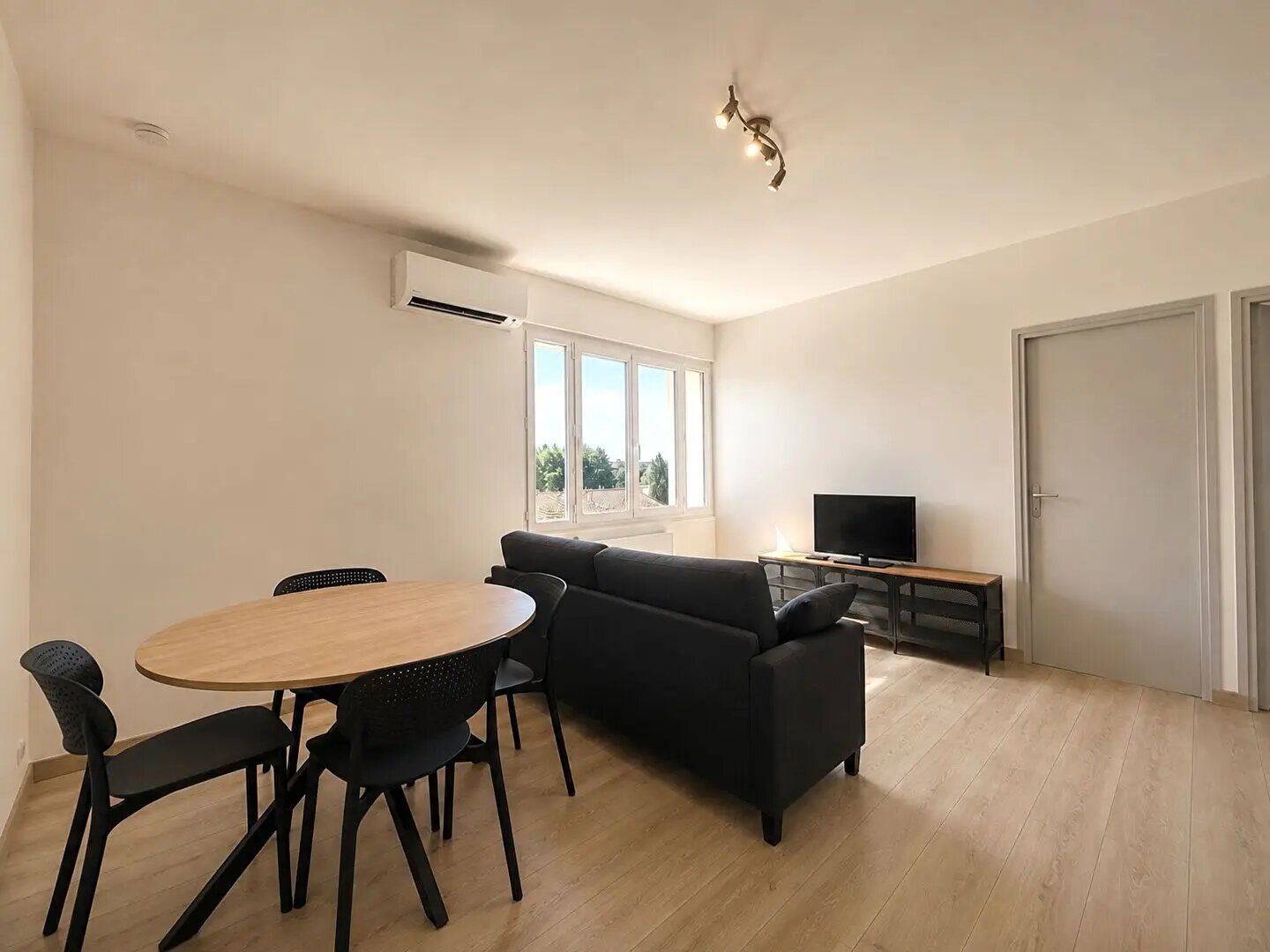 Appartement à louer, 48m², Sainte-Cécile-les-Vignes