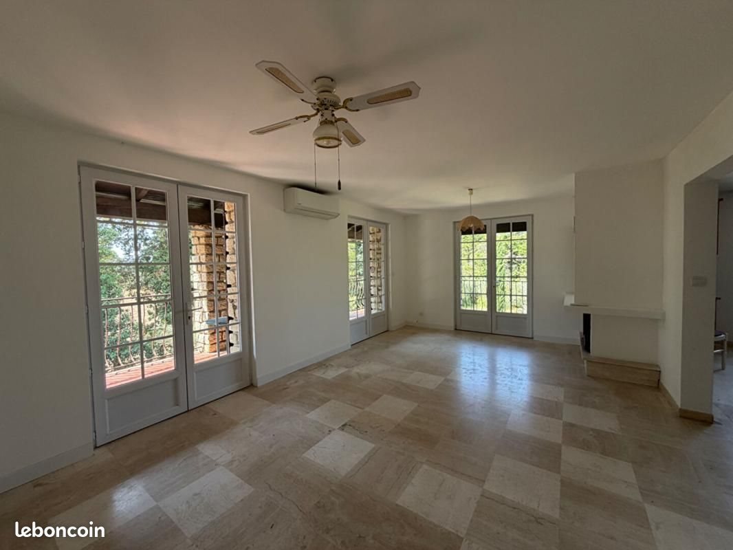 Appartement à louer, 100m², Pernes-les-Fontaines
