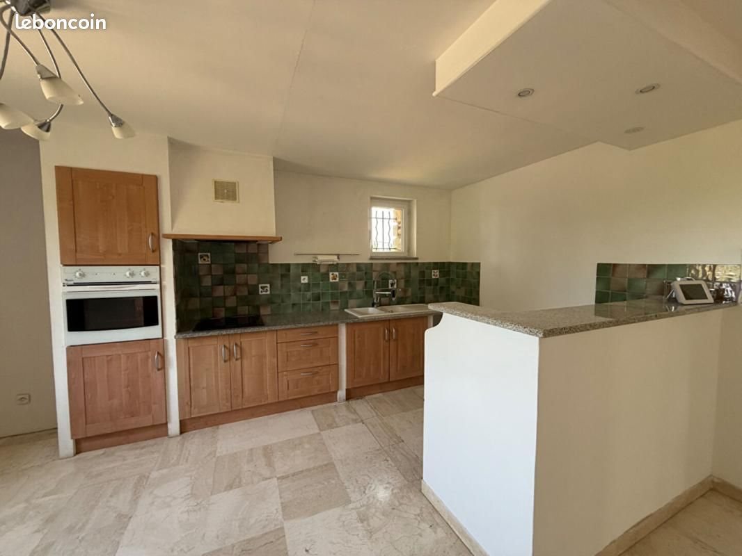 Appartement à louer, 100m², Pernes-les-Fontaines