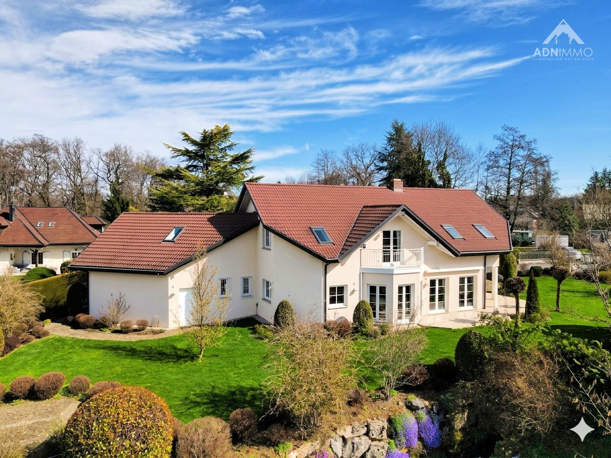 Maison à vendre, 333m², Saint-Genis-Pouilly