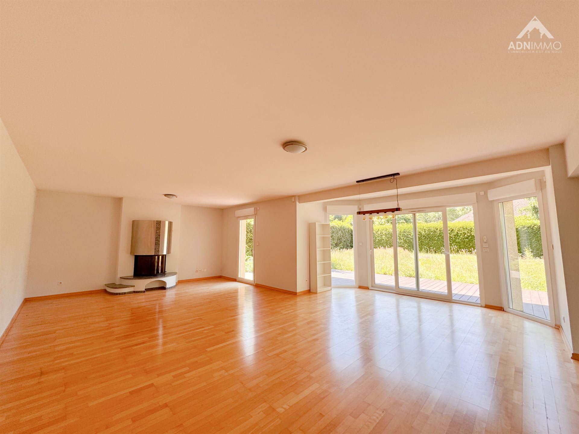 Maison à vendre, 187m², Saint-Genis-Pouilly