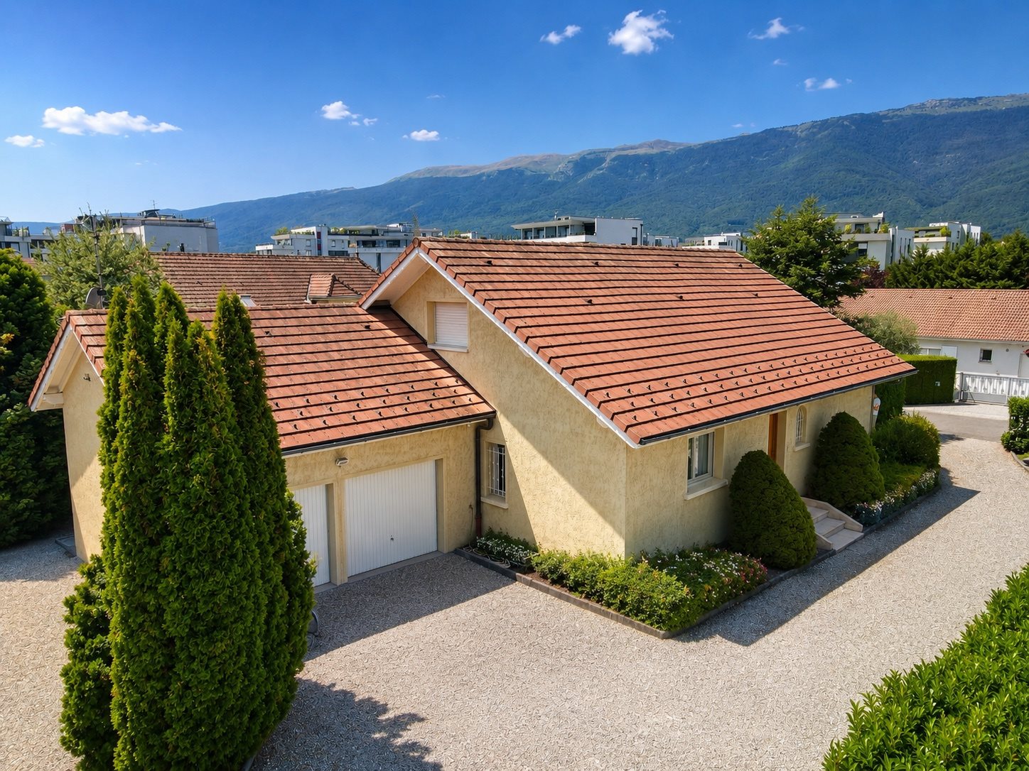 Maison à vendre, 140m², Saint-Genis-Pouilly