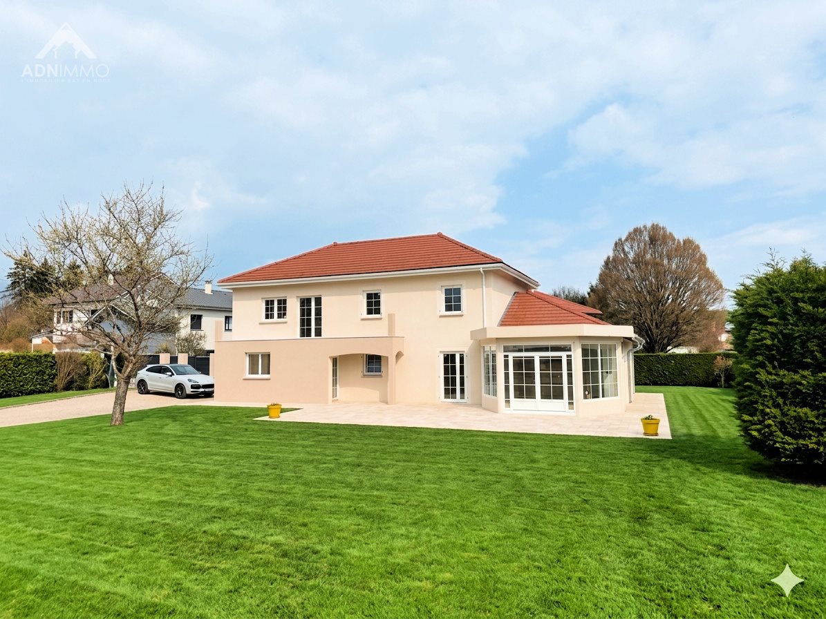 Maison à vendre, 205m², Saint-Genis-Pouilly