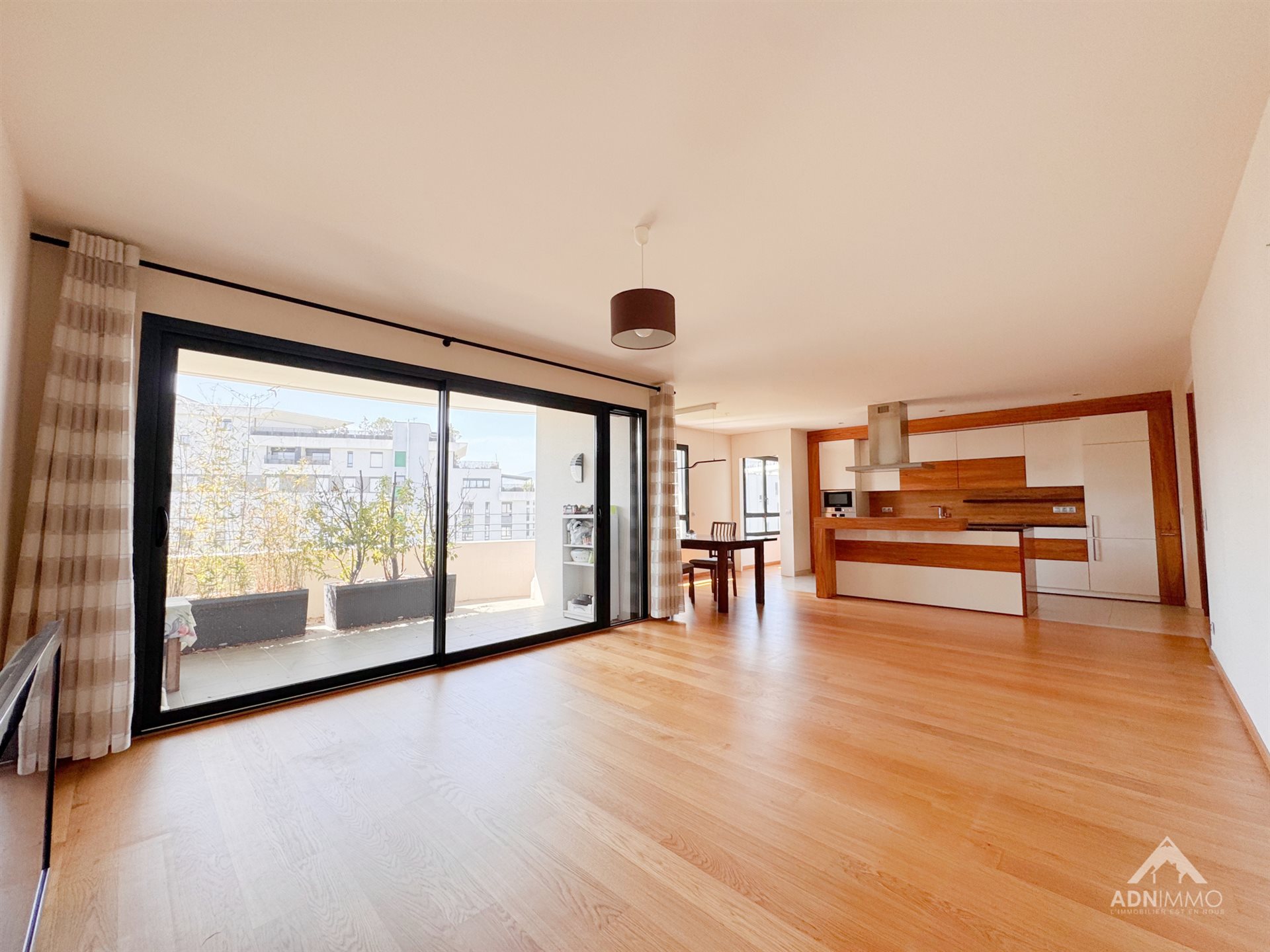 Appartement à vendre, 133m², Saint-Genis-Pouilly