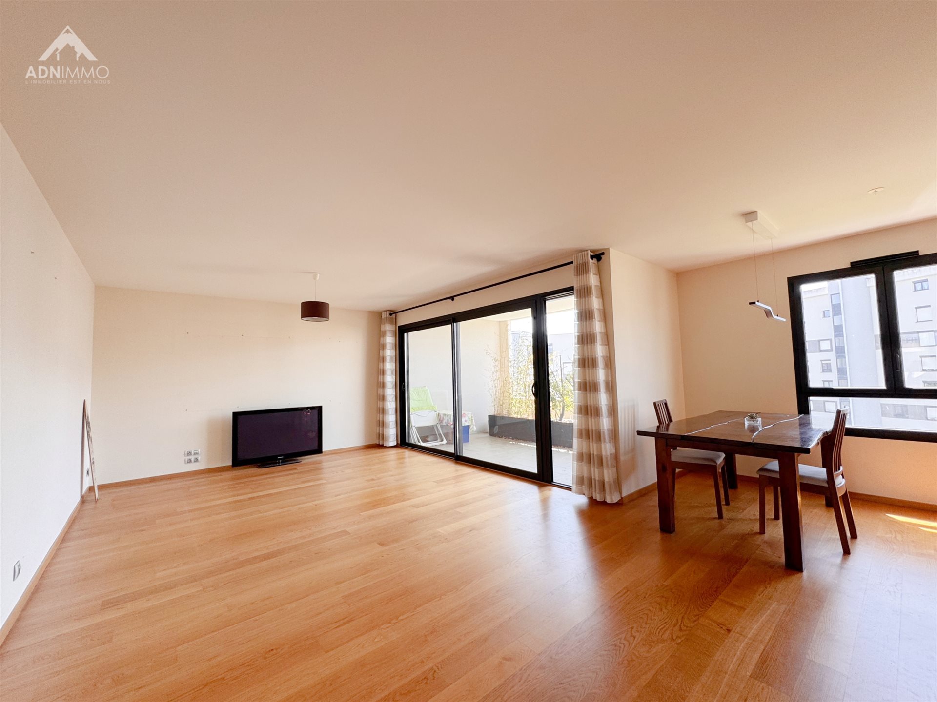 Appartement à vendre, 133m², Saint-Genis-Pouilly