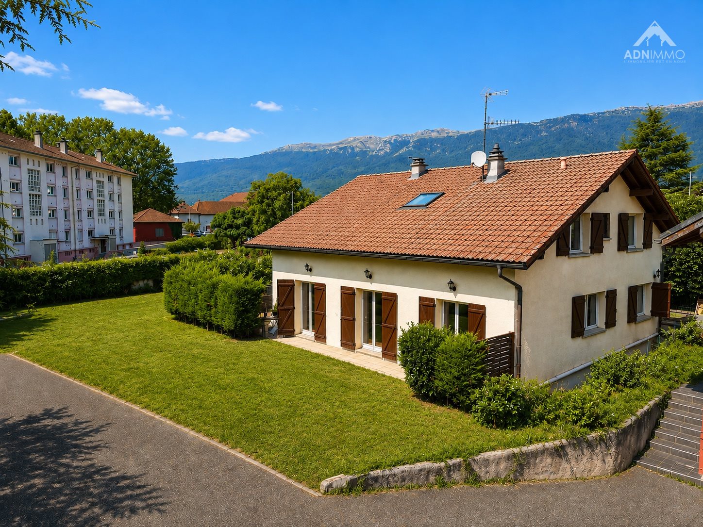 Maison à vendre, 287m², Saint-Genis-Pouilly