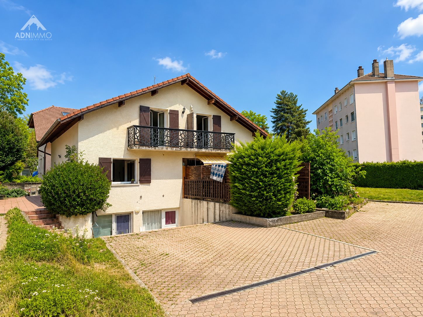 Maison à vendre, 287m², Saint-Genis-Pouilly