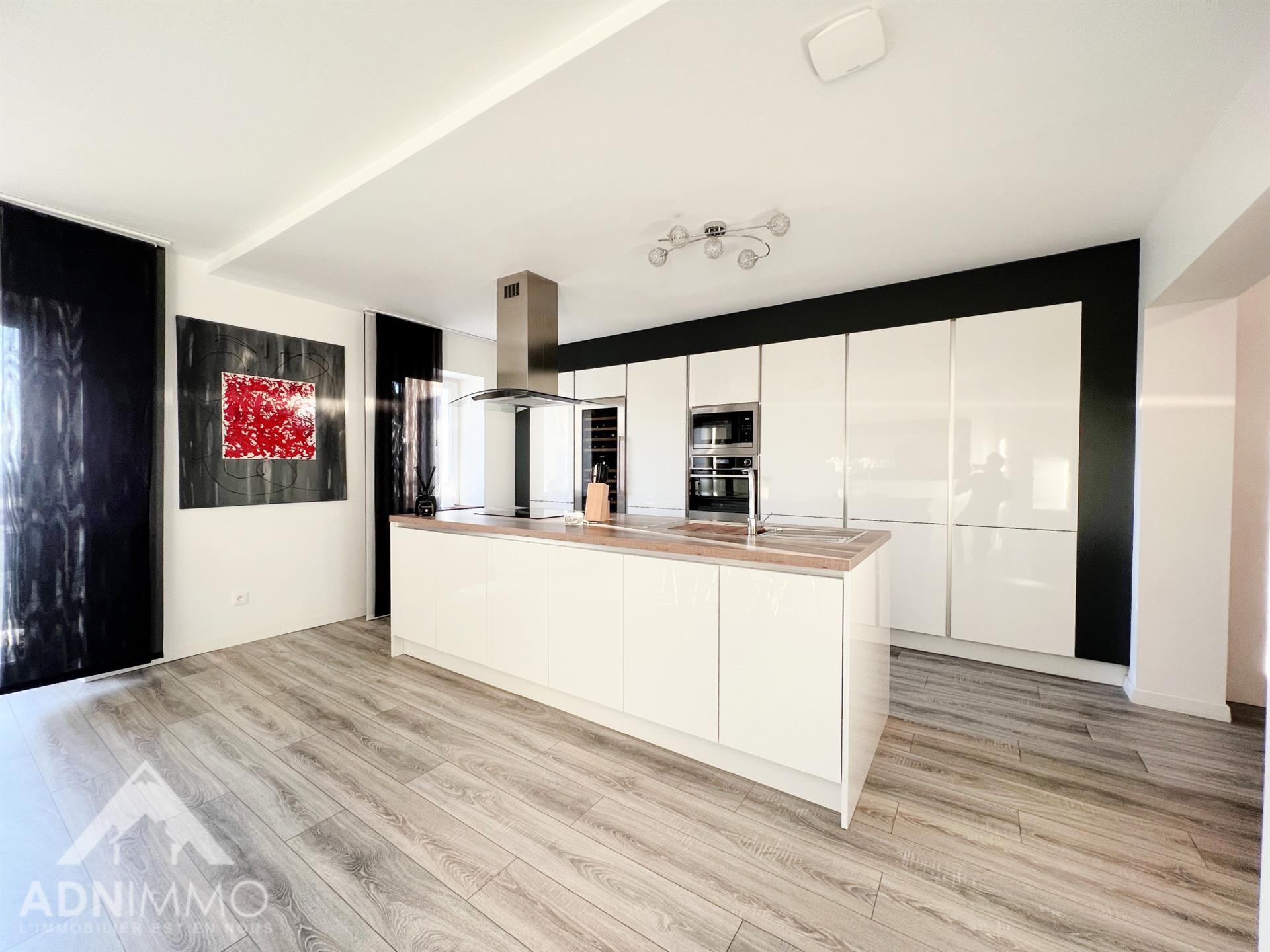Maison à vendre, 290m², Collonges