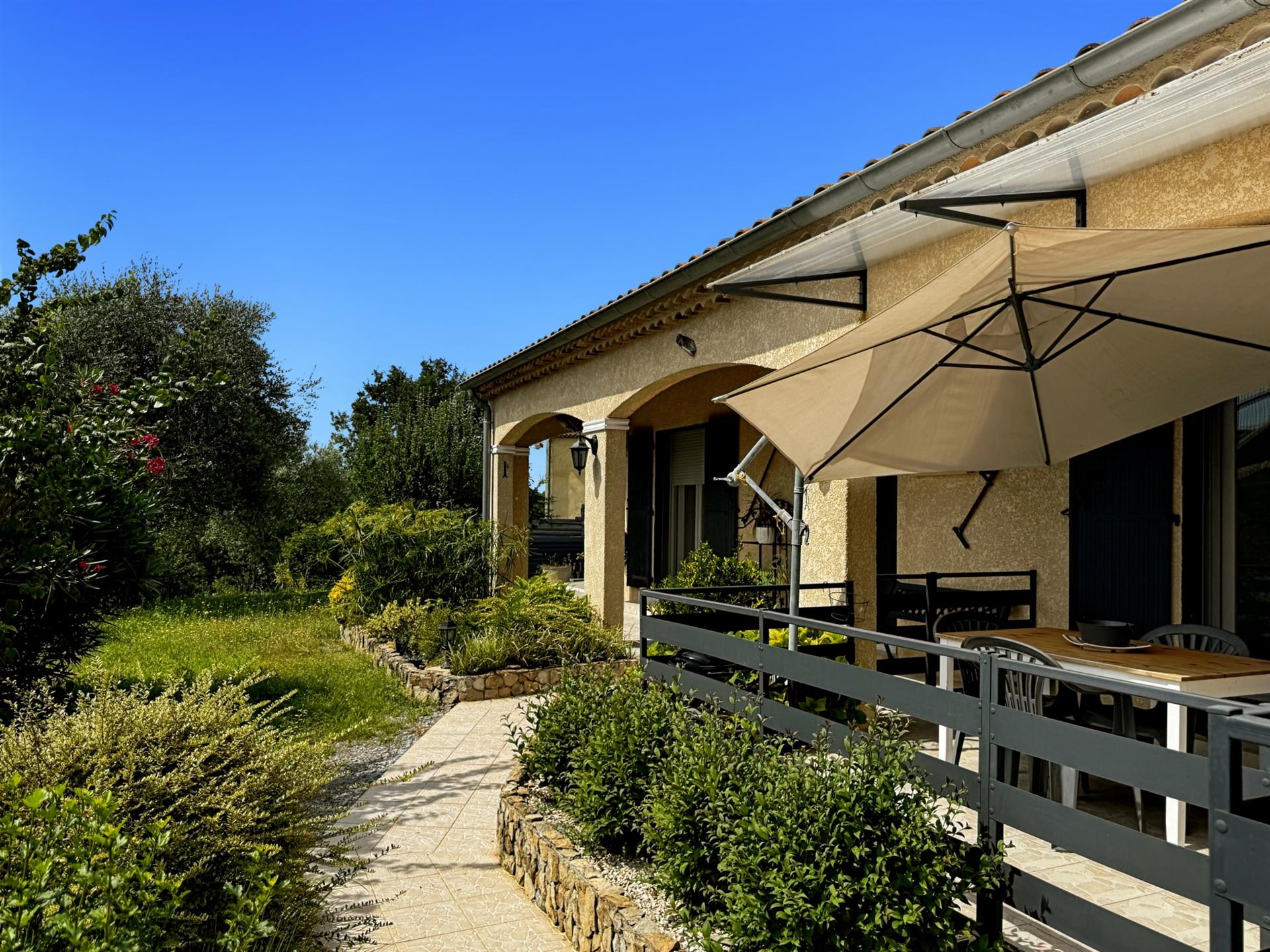 Maison à vendre, 110m², Vesseaux