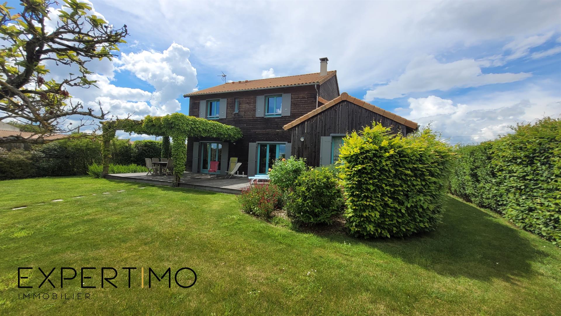 Maison à vendre, 200m², Neuville-de-Poitou