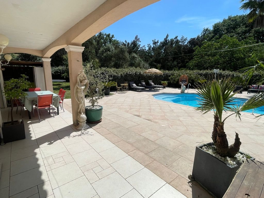 Maison à vendre, 264m², Roquebrune-sur-Argens