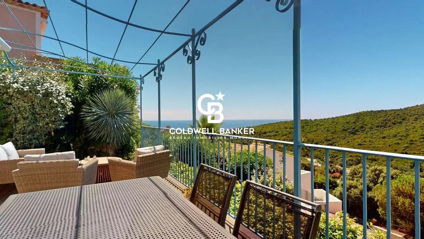 Maison à vendre, 95m², Cavalaire-sur-Mer