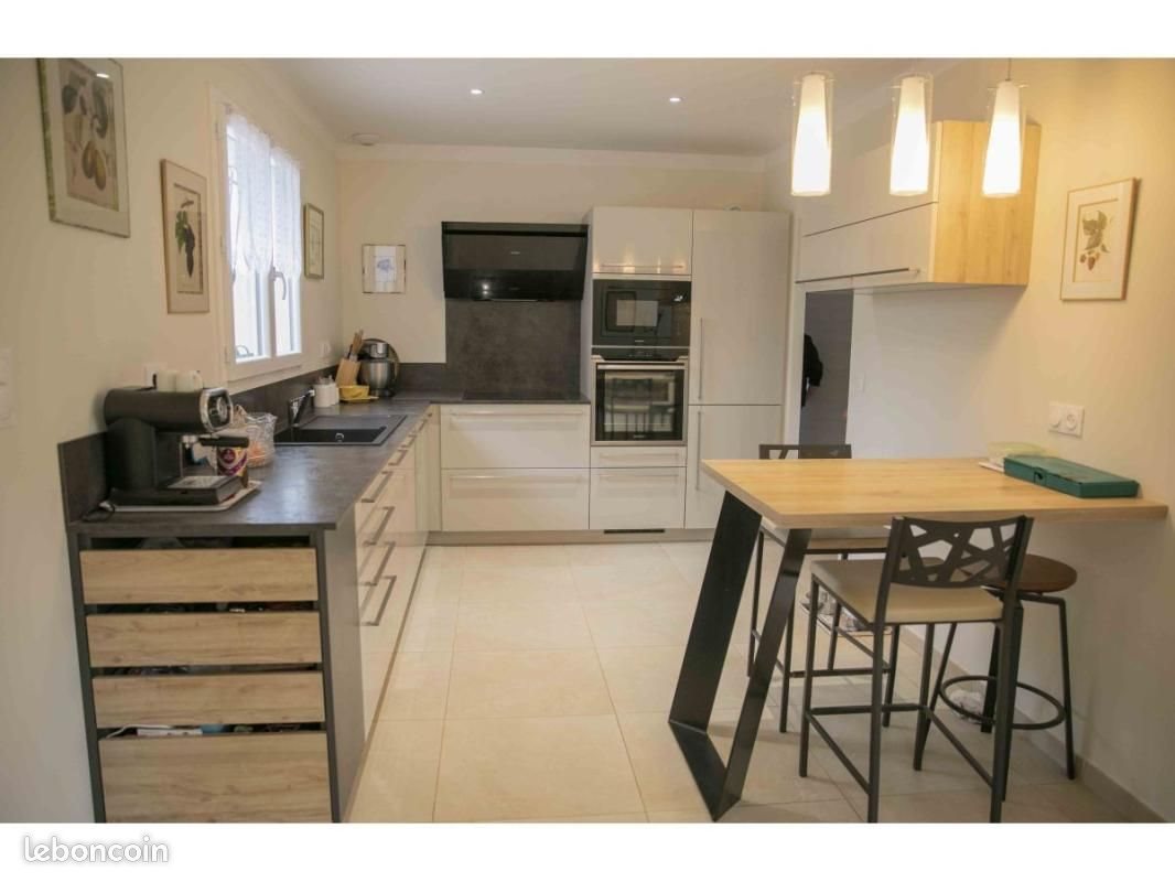 Maison à vendre, 113m², La Bastidonne