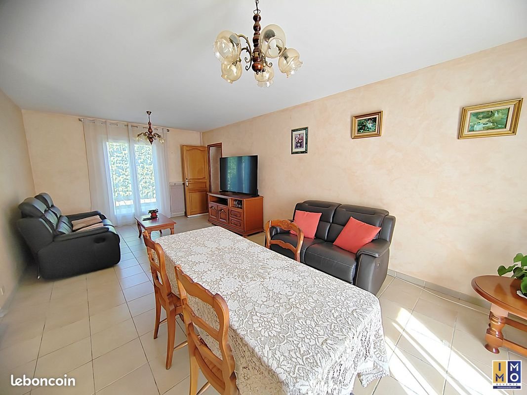 Maison à vendre, 101m², Saint-Eloy-de-Gy