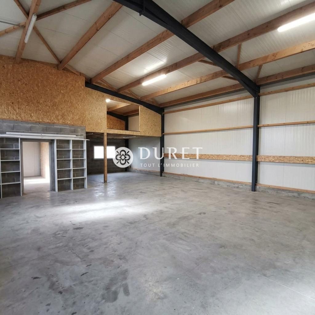 Maison à louer, 370m², Montréverd