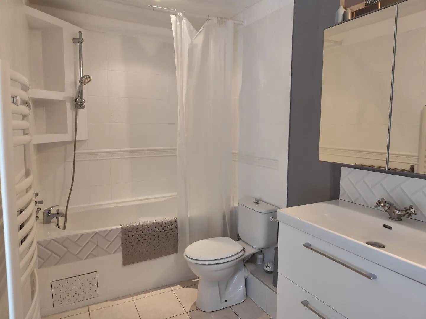 Appartement à louer, 90m², Miribel
