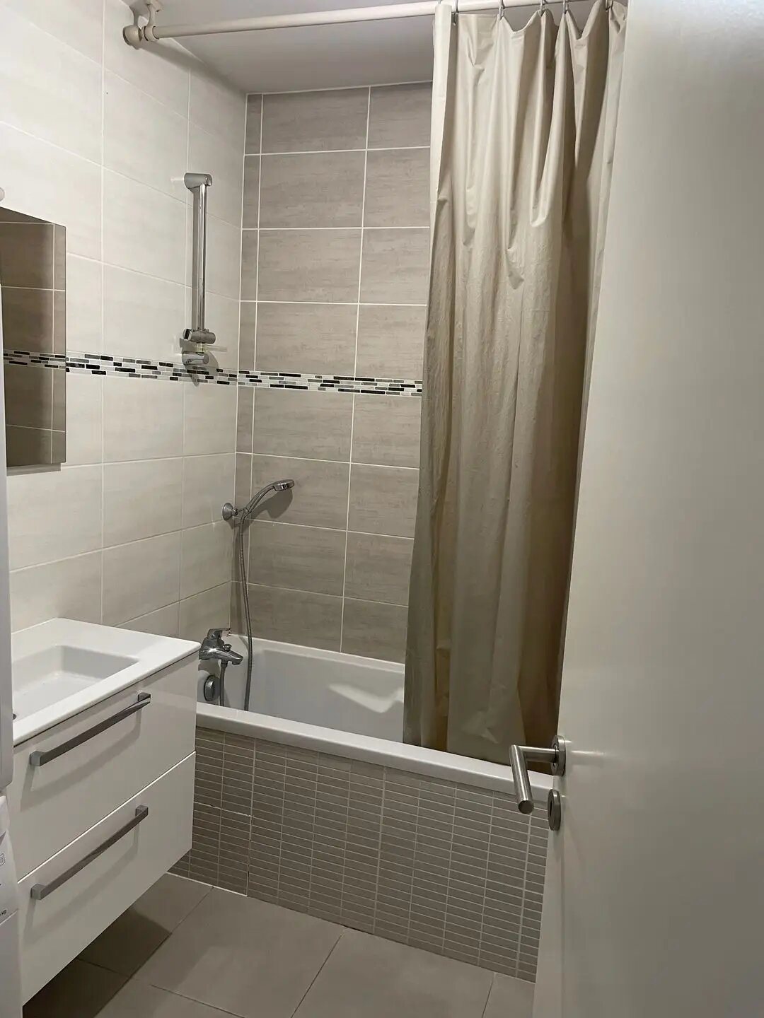 Appartement à vendre, 77m², Marnaz