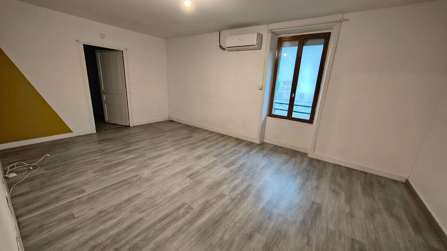 Appartement à louer, 56m², Chabanais