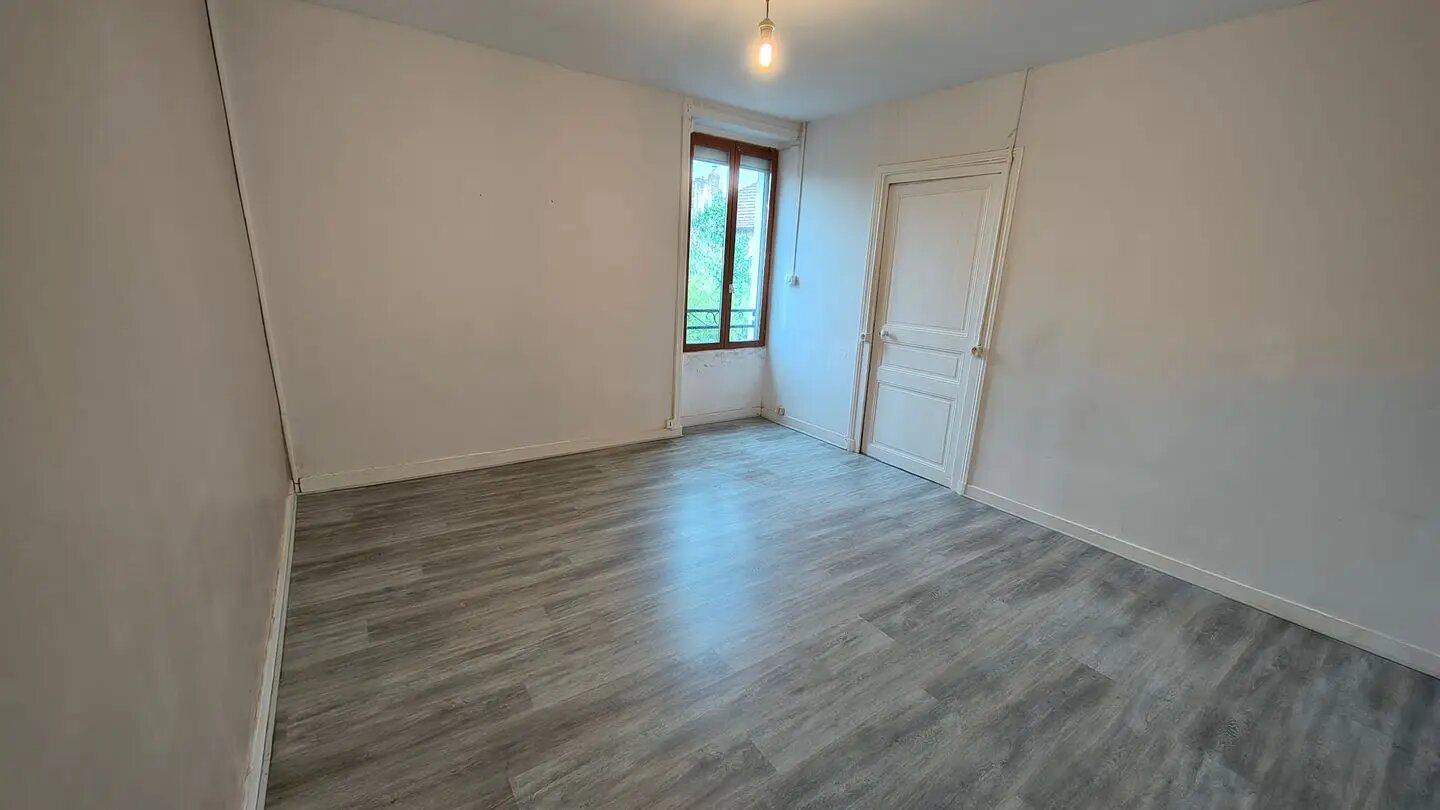Appartement à louer, 56m², Chabanais