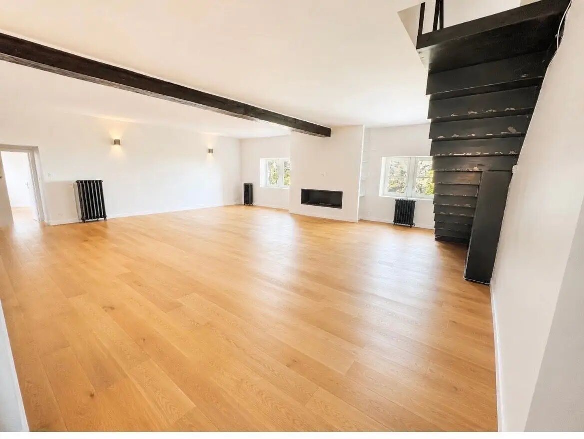 Appartement à louer, 140m², Saint-Genis-Laval