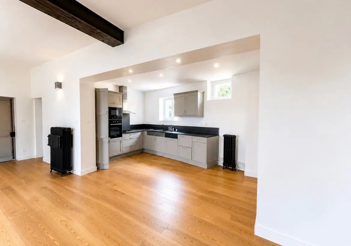Appartement à louer, 140m², Saint-Genis-Laval