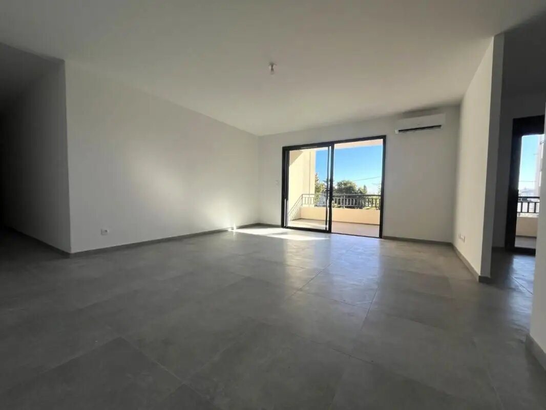 Appartement à louer, 76m², Penta-di-Casinca