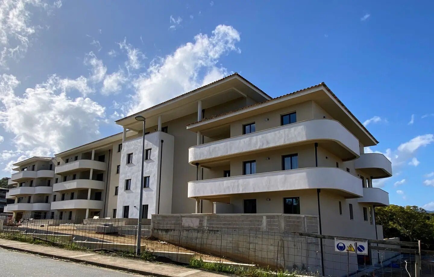 Appartement à louer, 94m², Albitreccia