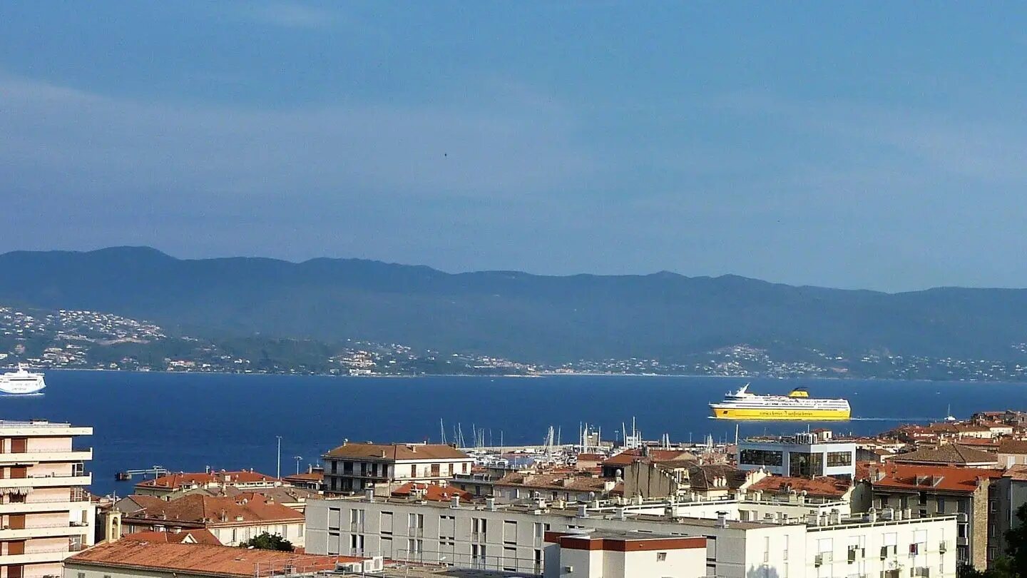 Appartement à louer, 68m², Ajaccio