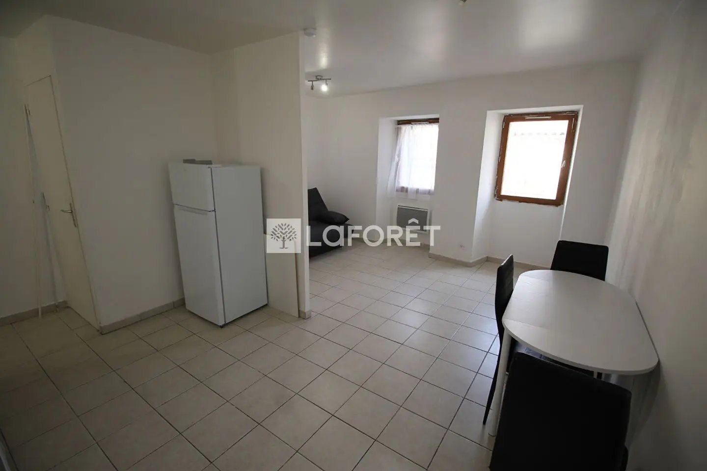 Appartement à louer, 24m², Marignane