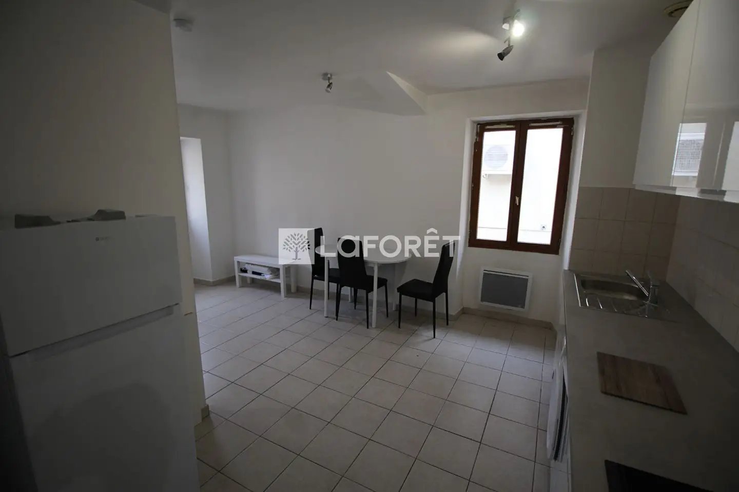 Appartement à louer, 24m², Marignane