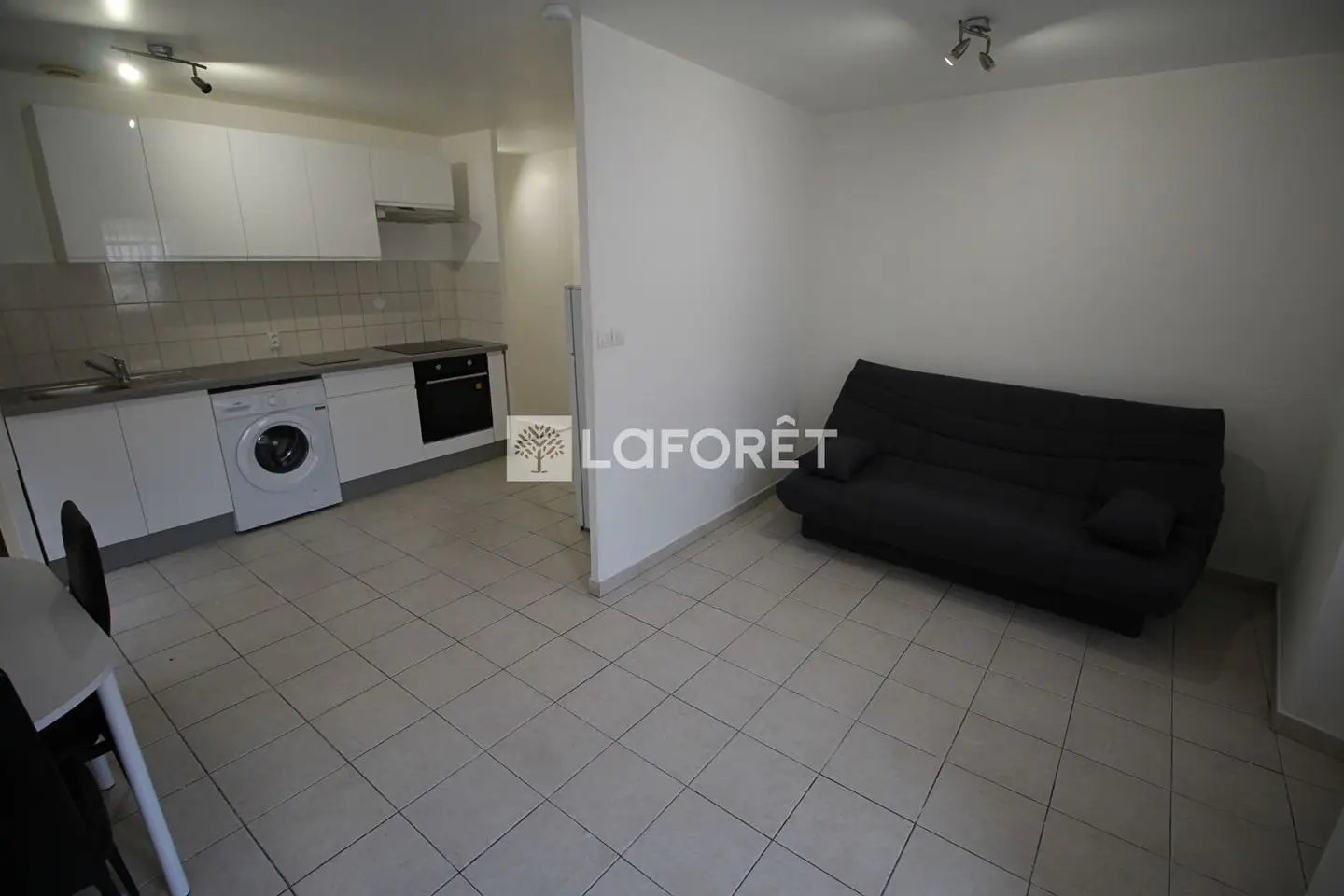 Appartement à louer, 24m², Marignane