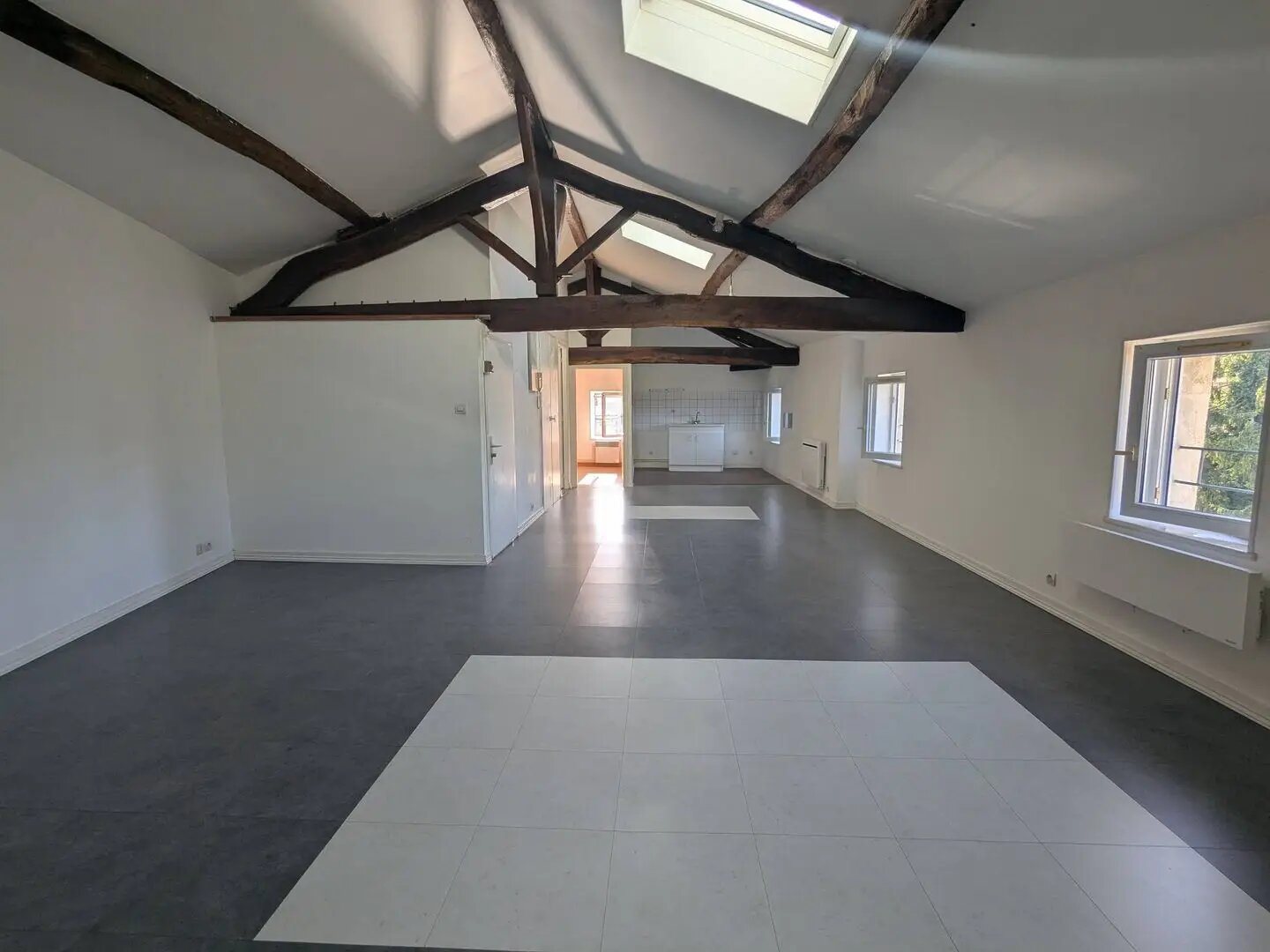 Appartement à louer, 66m², Benet