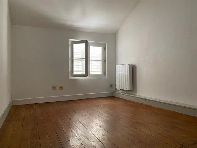 Appartement à louer, 65m², Saintes