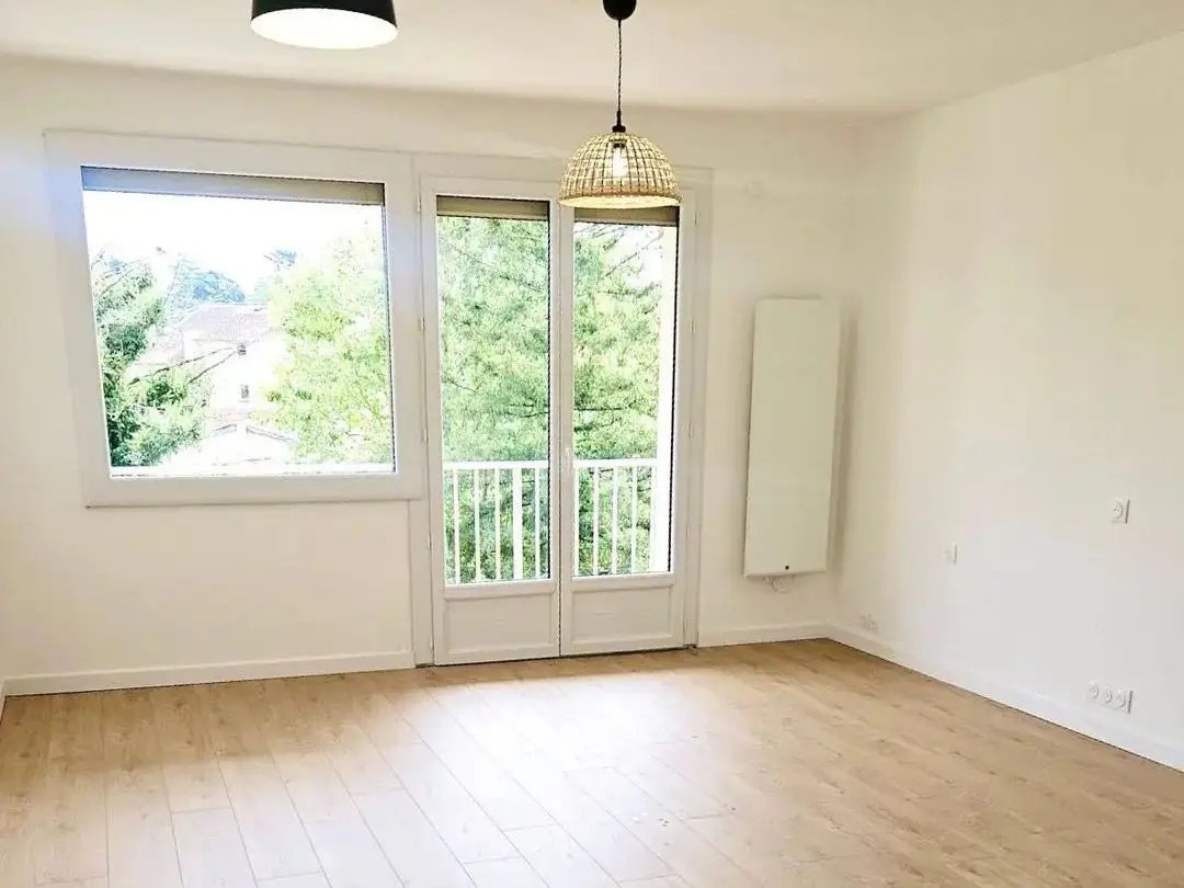 Appartement à louer, 48m², Pont-Evêque