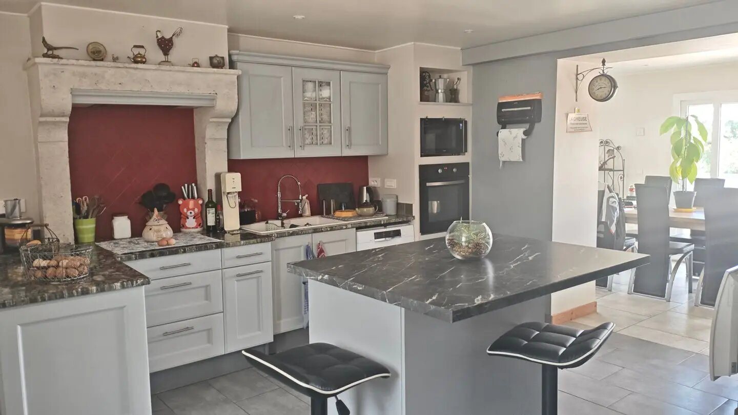 Maison à vendre, 200m², Saint-Bonnet-des-Bruyères