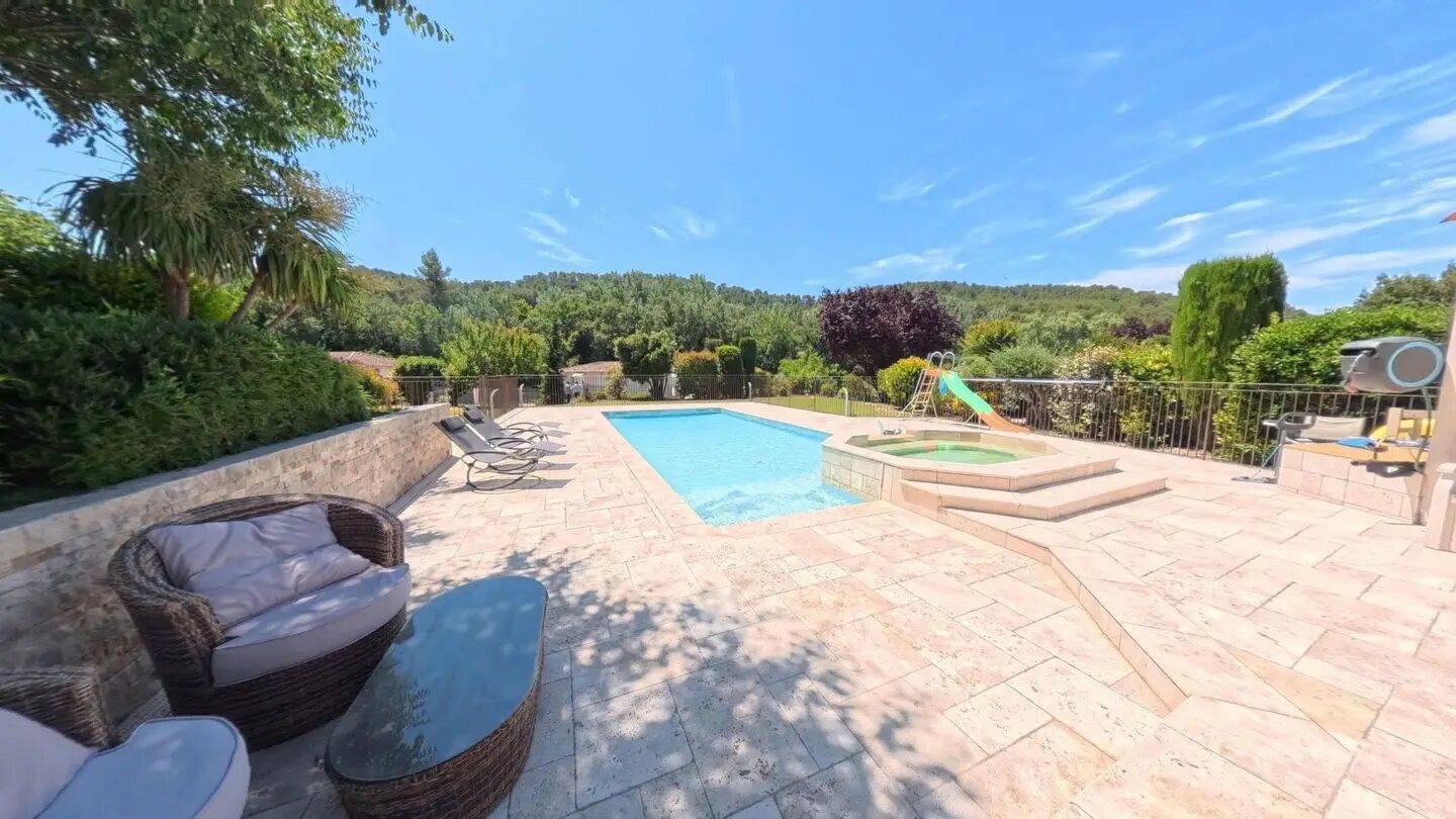 Maison à vendre, 202m², Simiane-Collongue