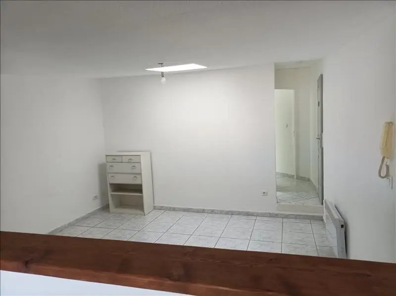 Appartement à louer, 47m², Roujan