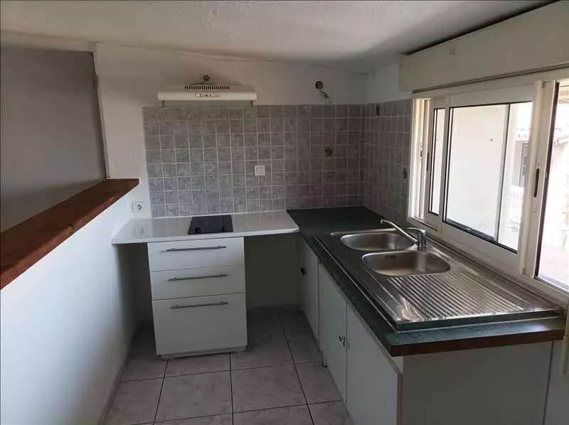 Appartement à louer, 47m², Roujan