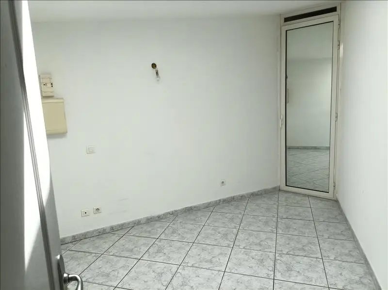 Appartement à louer, 47m², Roujan