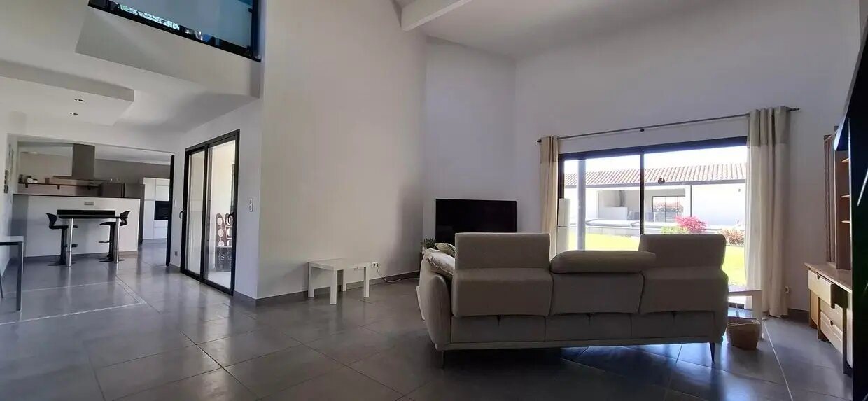 Maison à louer, 142m², Daux