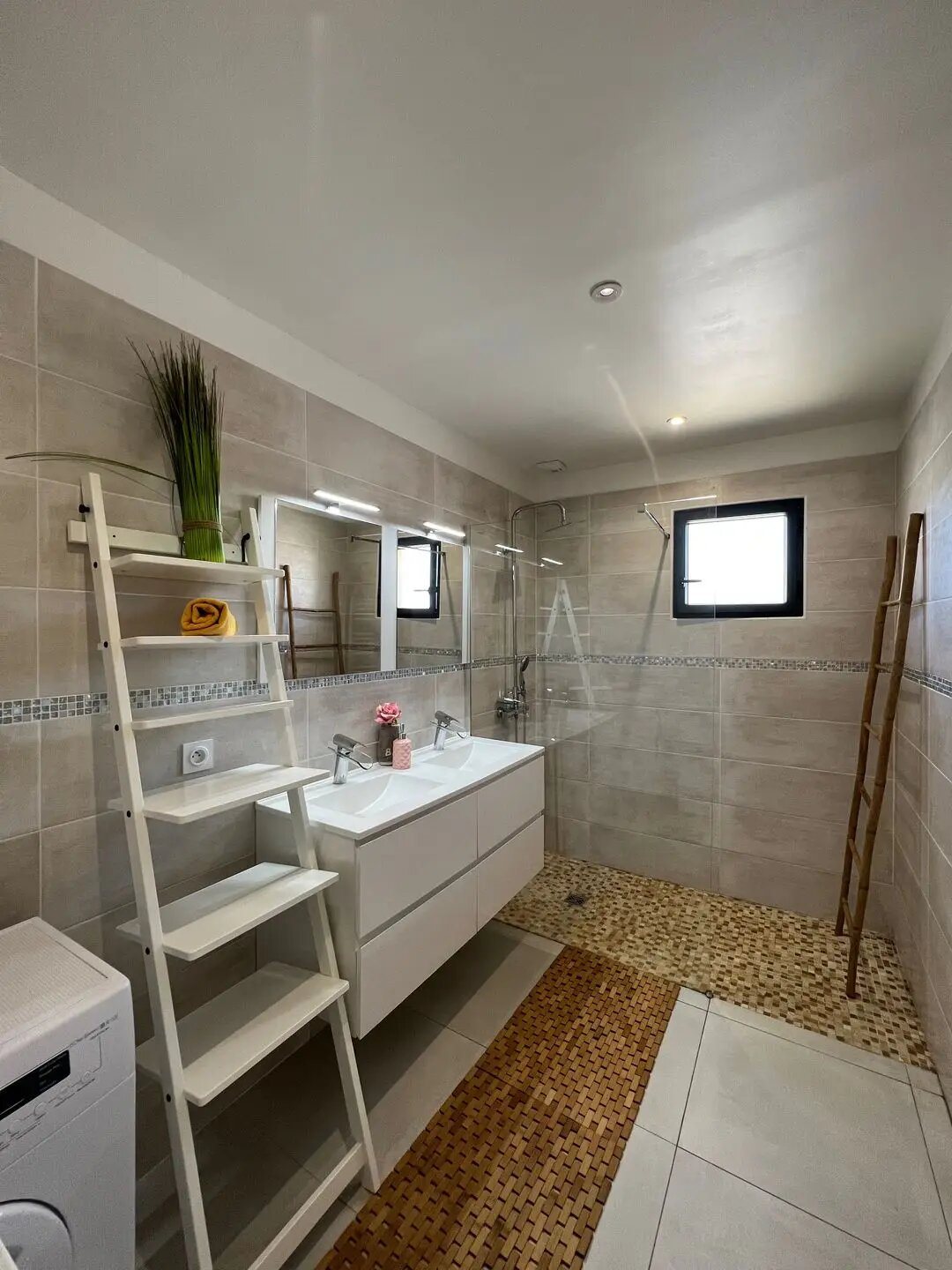 Maison à louer, 127m², Bessan