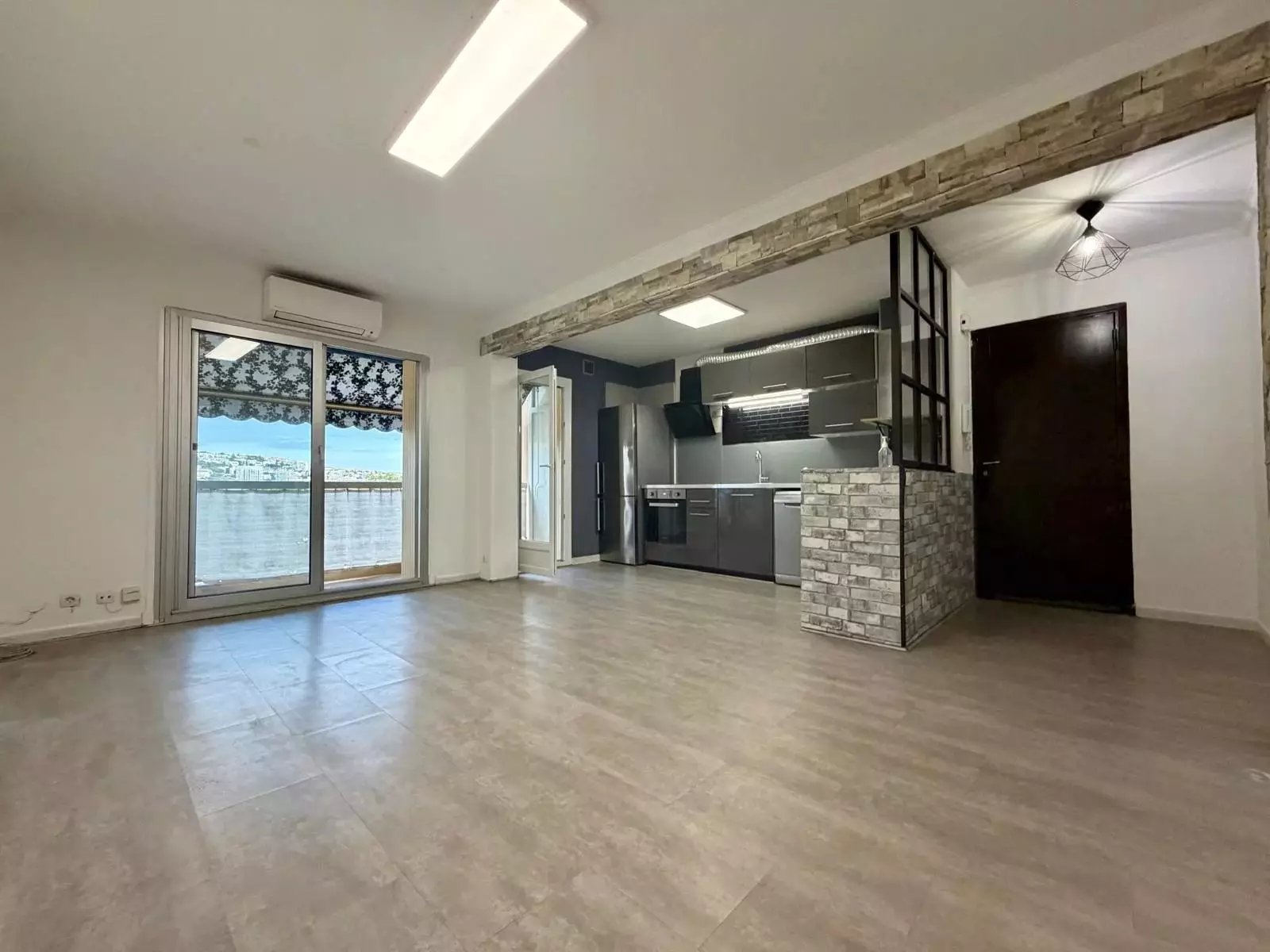 Appartement à louer, 76m², Saint-Laurent-du-Var