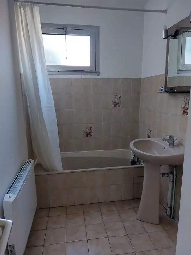 Appartement à louer, 58m², Nîmes