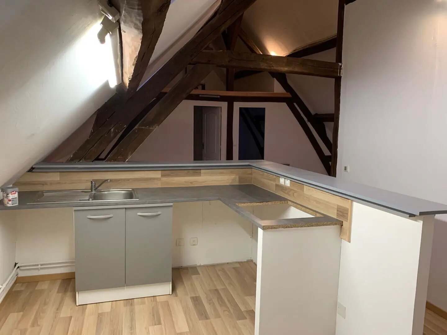 Appartement à louer, 70m², Noailles