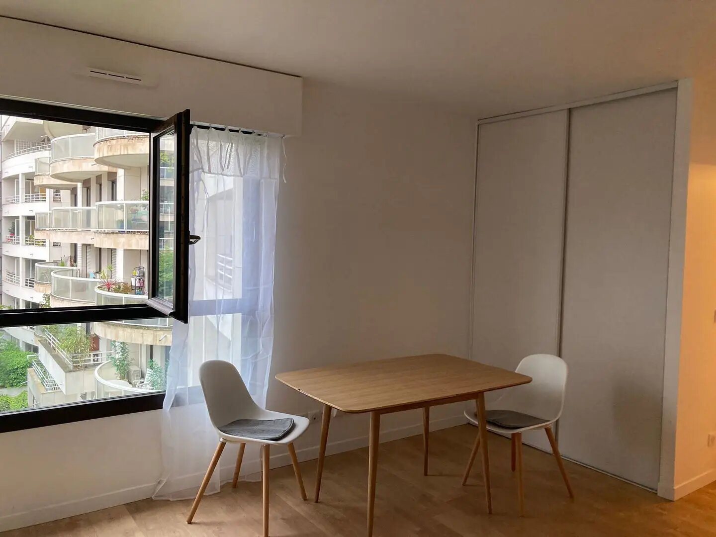 Appartement à louer, 27m², Suresnes
