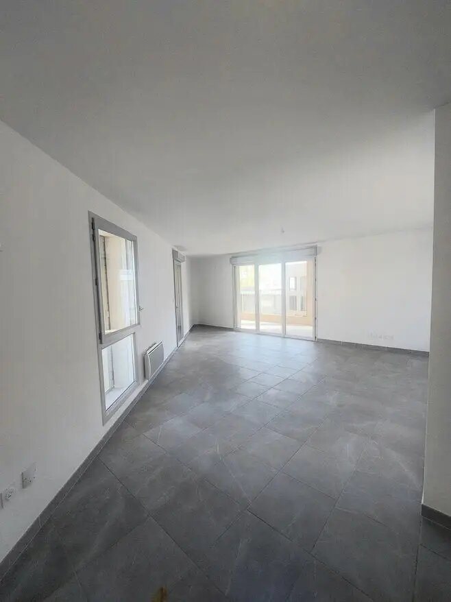 Appartement à louer, 76m², Trets