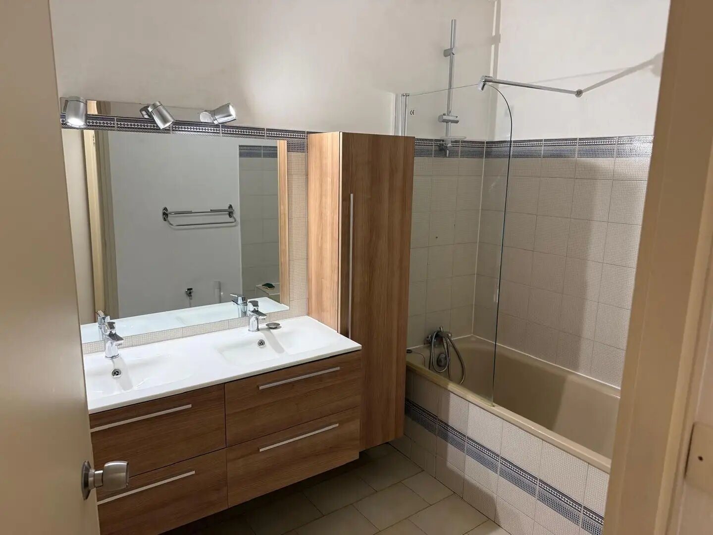 Appartement à louer, 43m², Nîmes