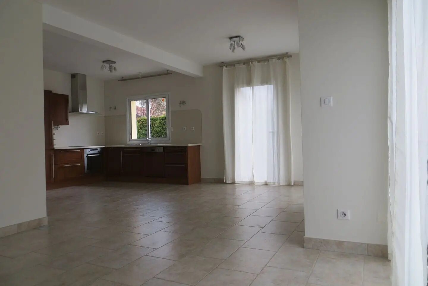 Maison à louer, 150m², Cessy