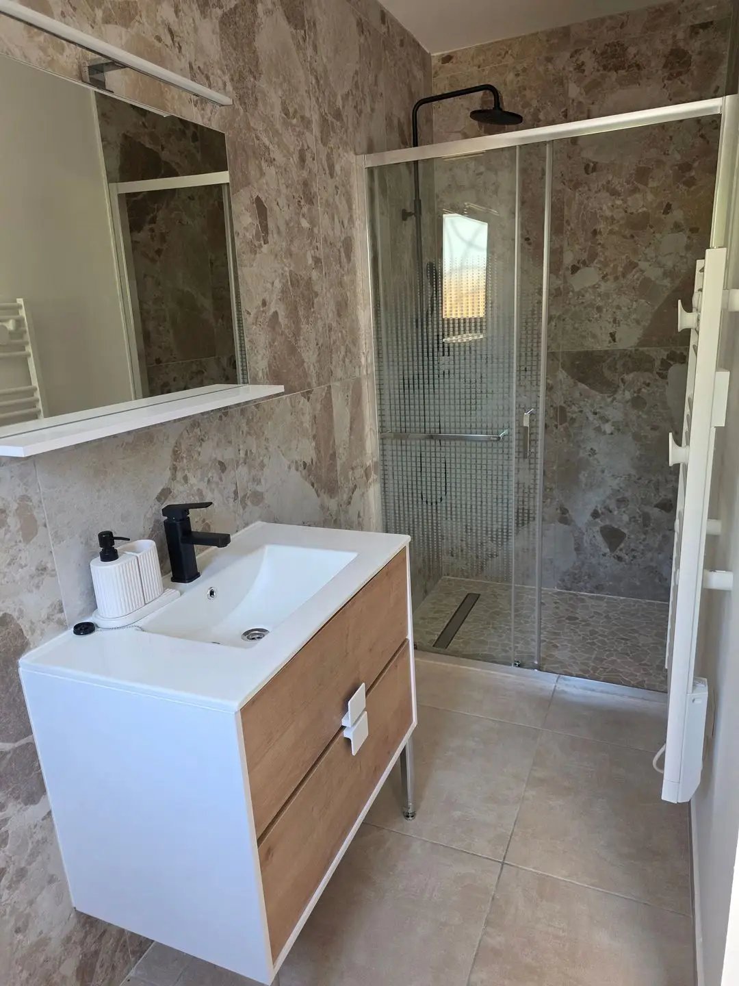 Maison à louer, 24m², Jonquières-Saint-Vincent